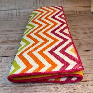 NWOT Bright Colorful Chevron Reversible Dish Drying Mat